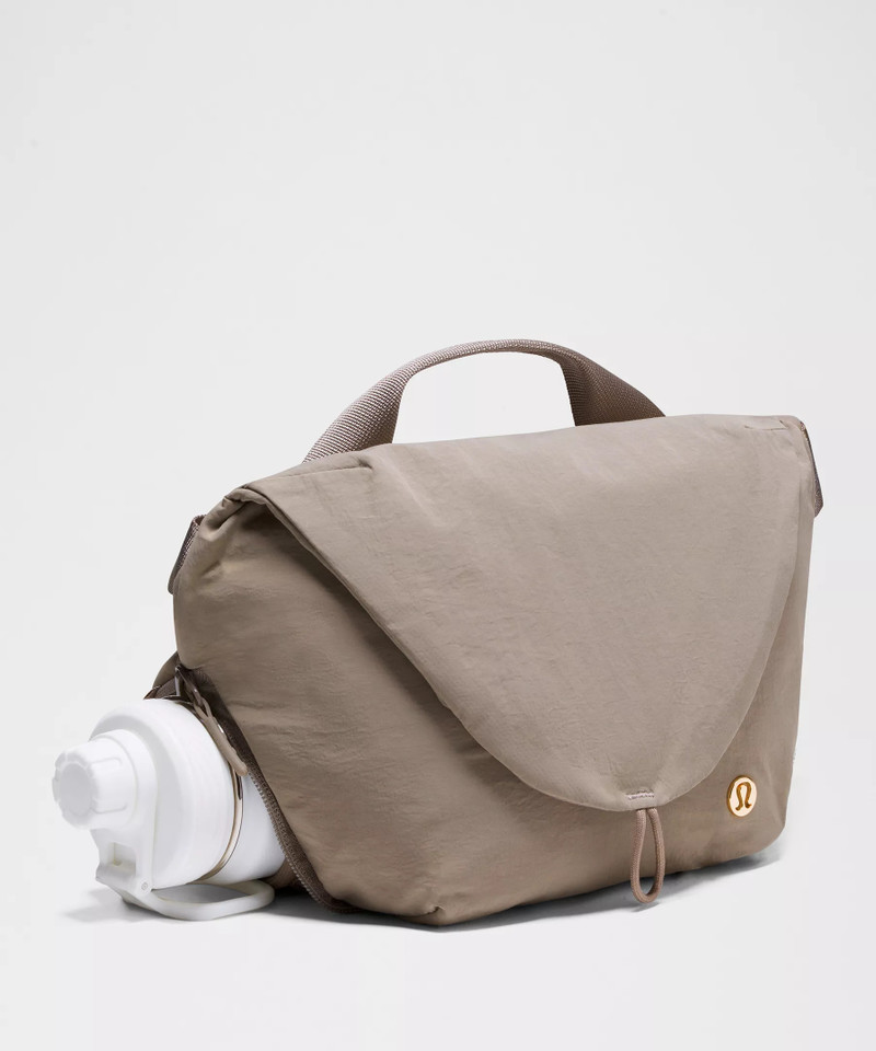 Curved Crossbody Bag 3L 6