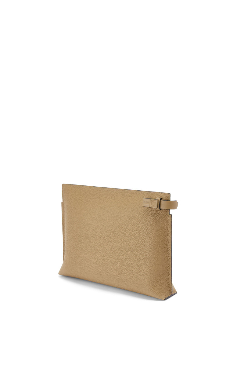 T Pouch in grained calfskin 3