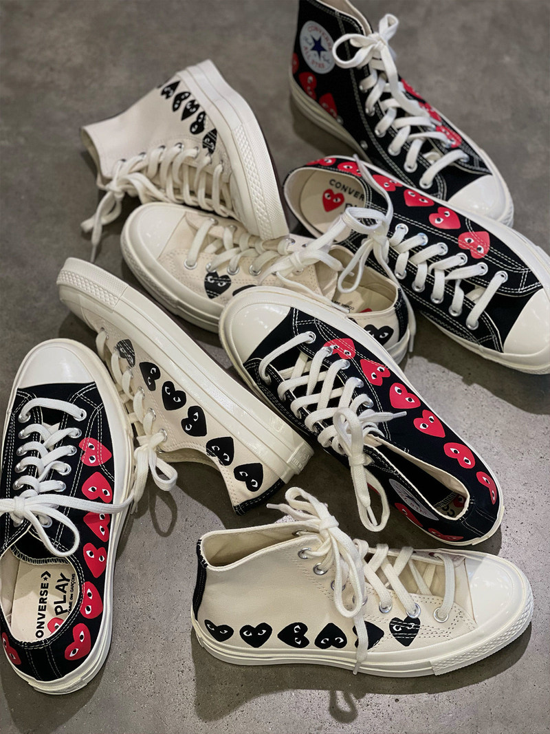 Comme des Garçons PLAY CONVERSE HIGH 'CHUCK TAYLOR' SNEAKERS MULTI HEART - BLACK outlook