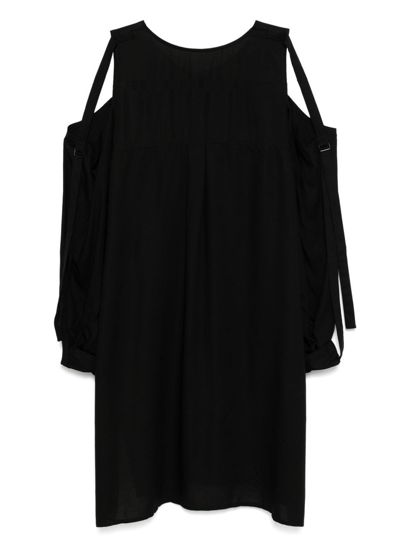 Y's open-shoulder shirt outlook