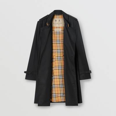 Burberry The Mid-length Chelsea Heritage Trench Coat outlook