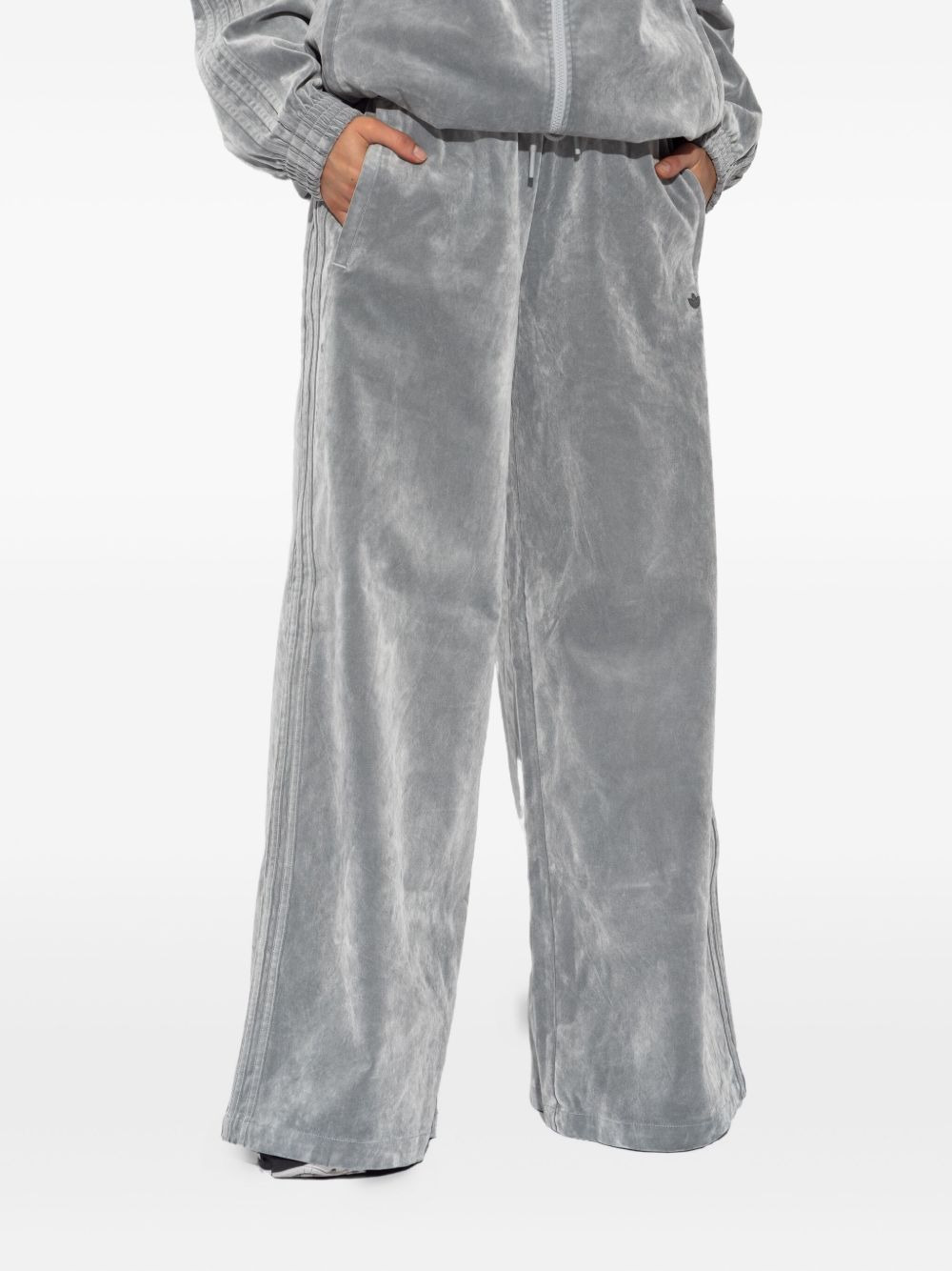 three-stripe JW7331 track pants - 3