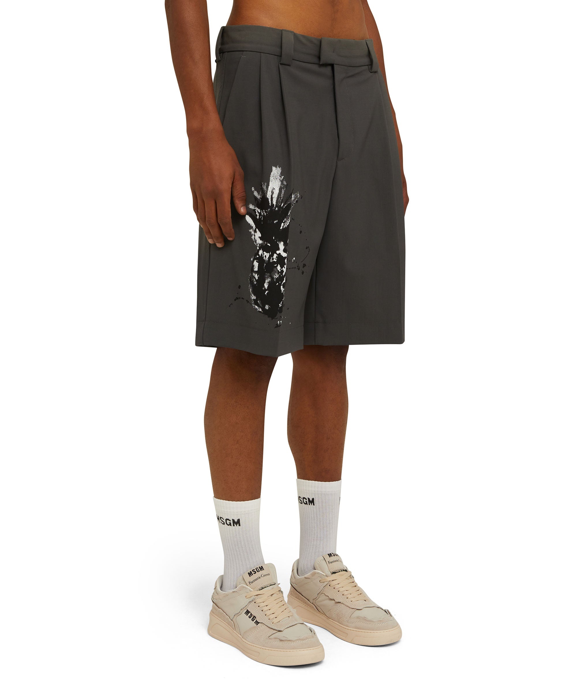 Lightweight wool tailored Bermuda shorts with artisan "pineapple" print - 4