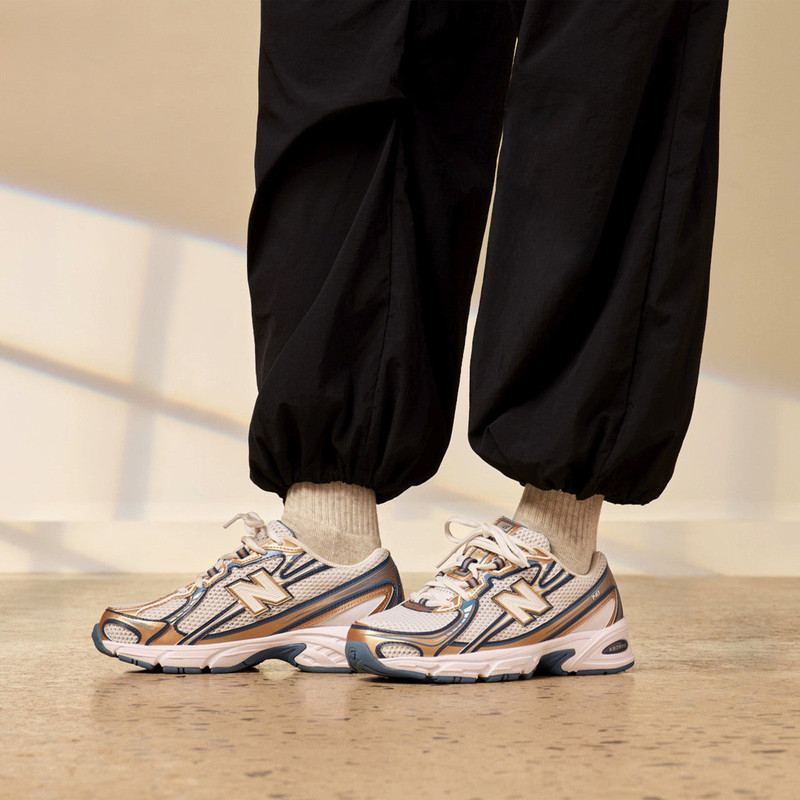 New Balance 740 outlook