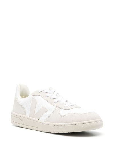 VEJA low-top lace-up sneakers outlook