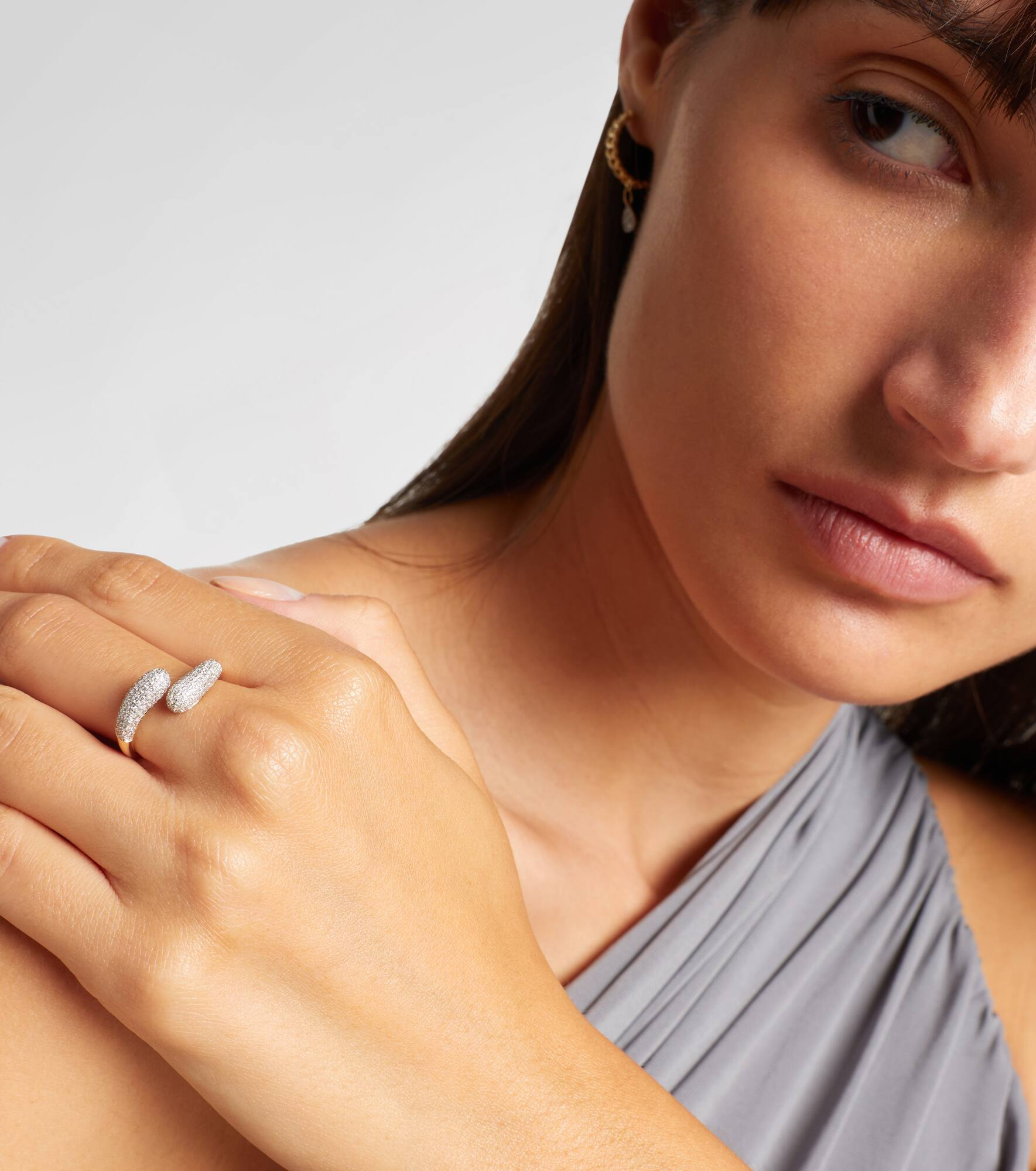 Hug 14kt gold ring with diamonds - 3