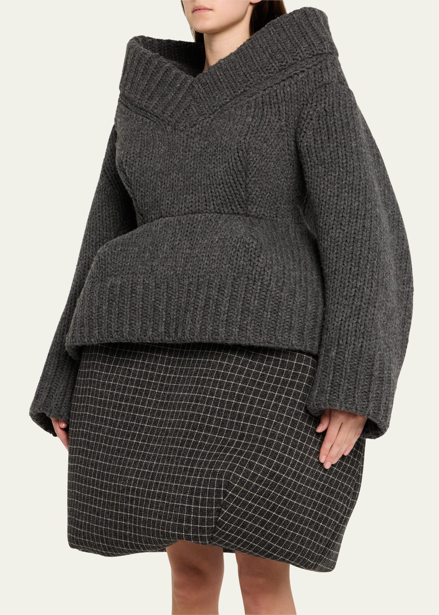 Padded V-Neck Peplum Sweater - 4