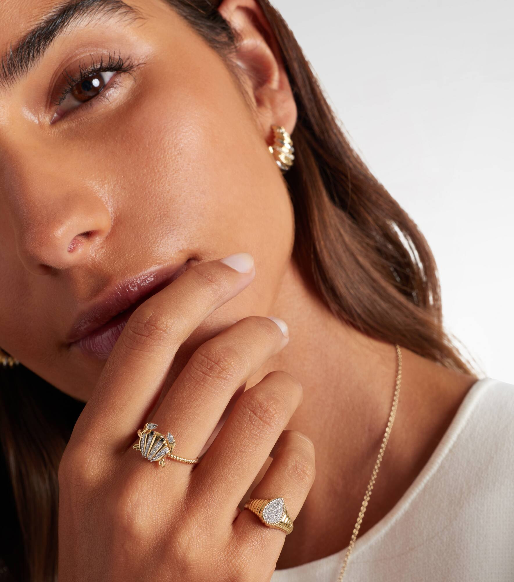 9kt gold ring with diamonds - 2