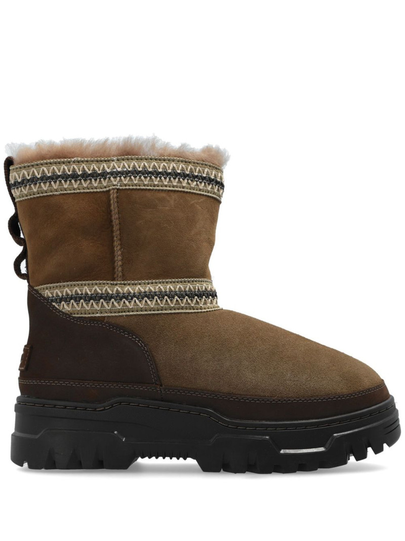 44mm Classic Mini TrailGrazer boots 1