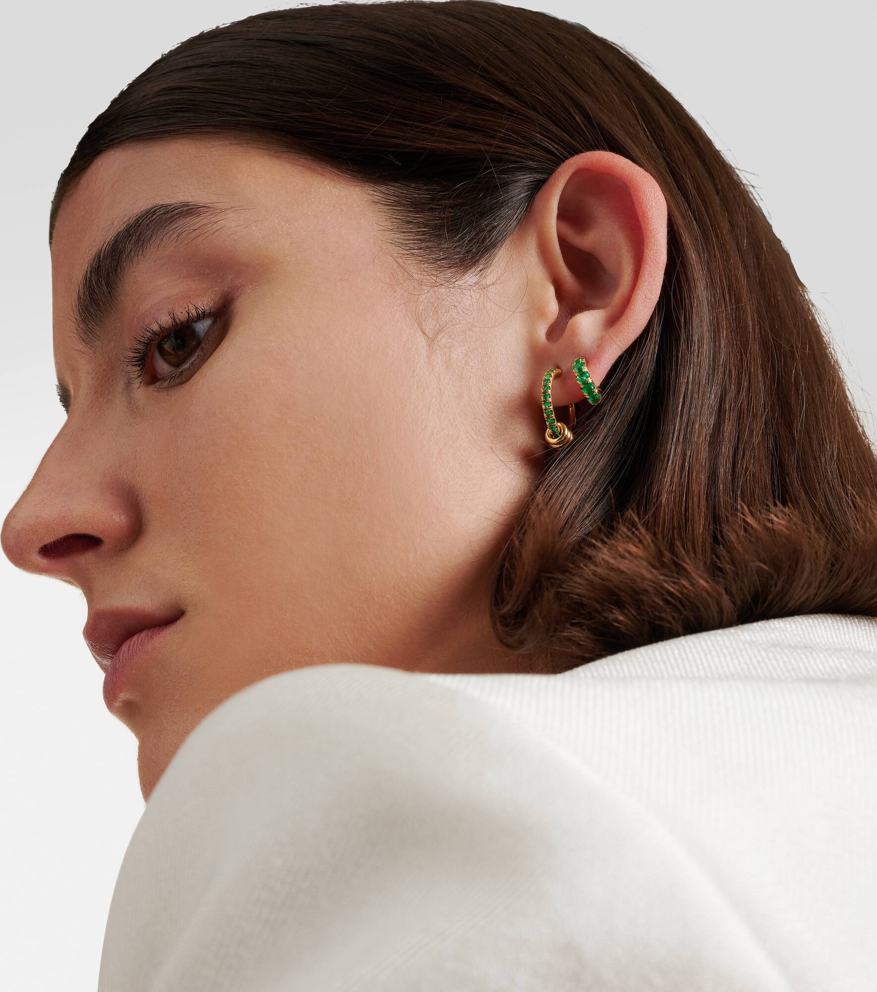 Mini Macro Hoop 18kt gold and emerald single earring - 2