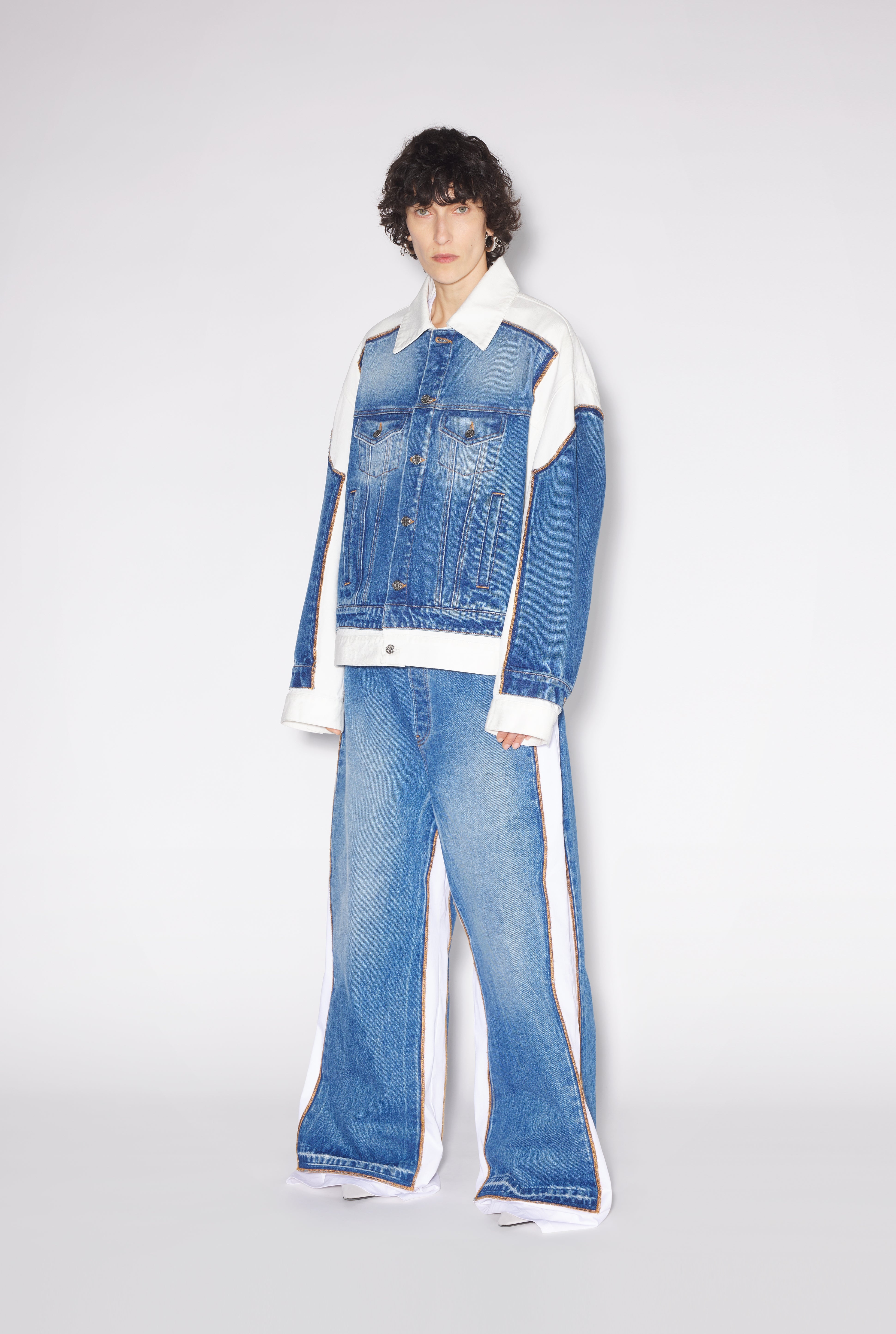 THE TROMPE-L'ŒIL DENIM JACKET - 2