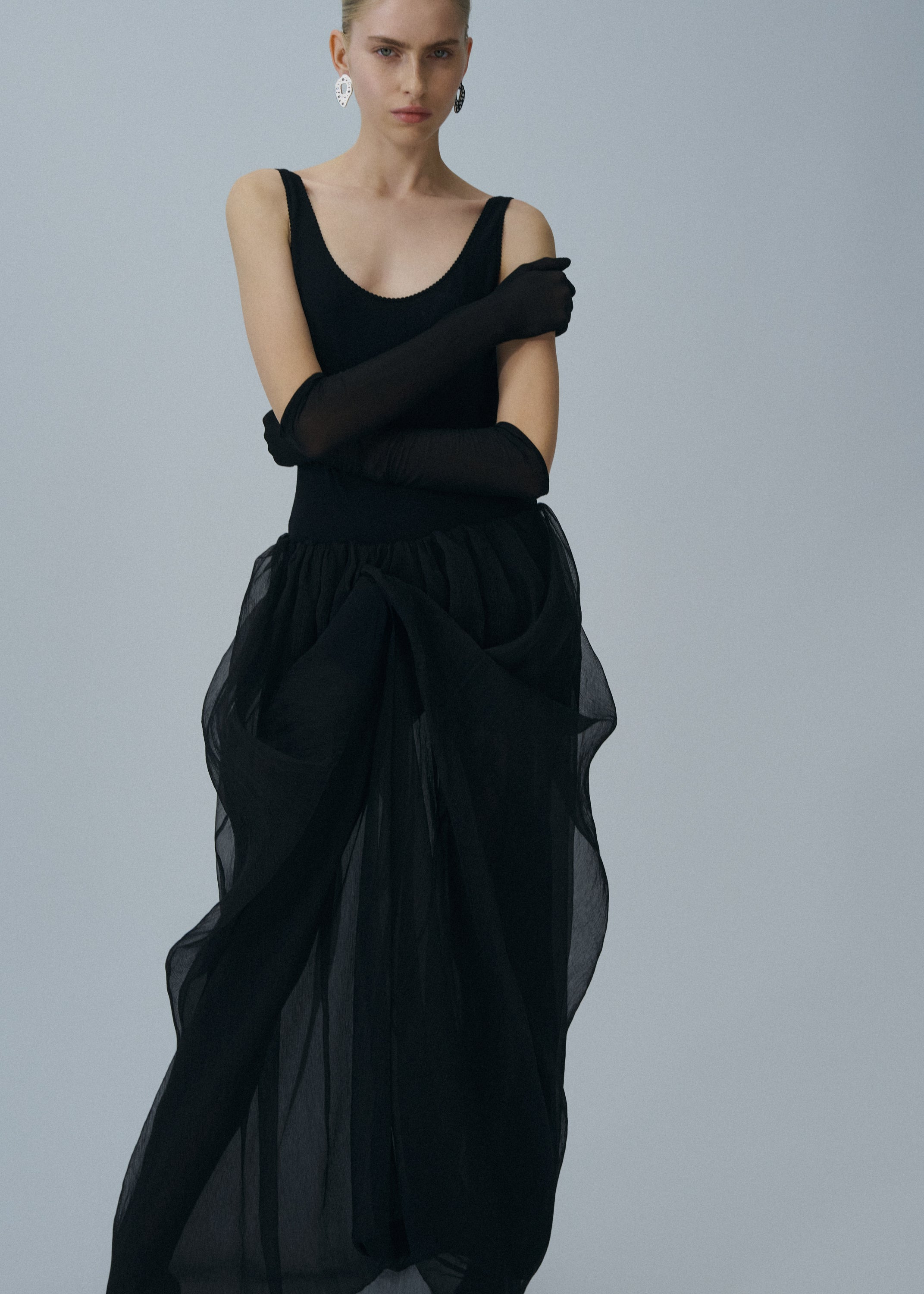 Scoop-back bodysuit in black - 4