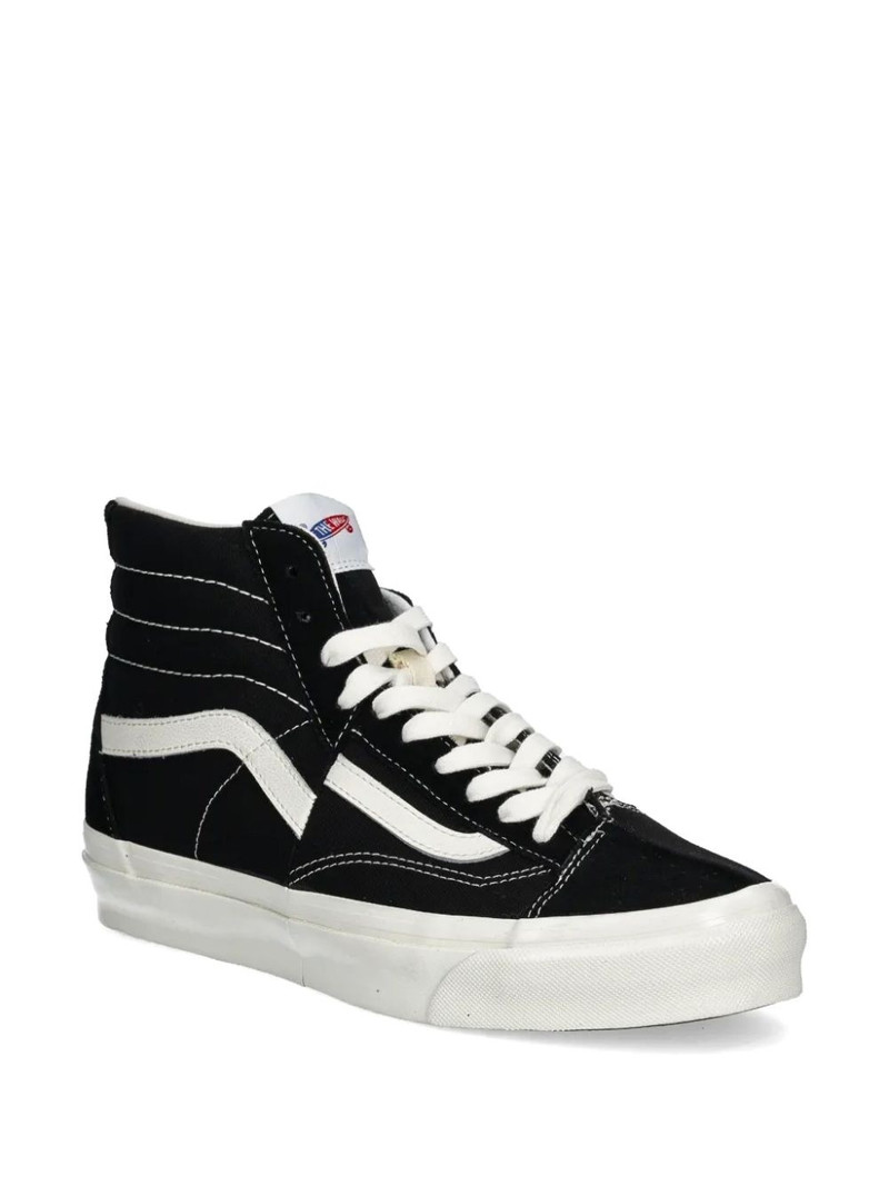Vans Clash the Wall LX sneakers outlook