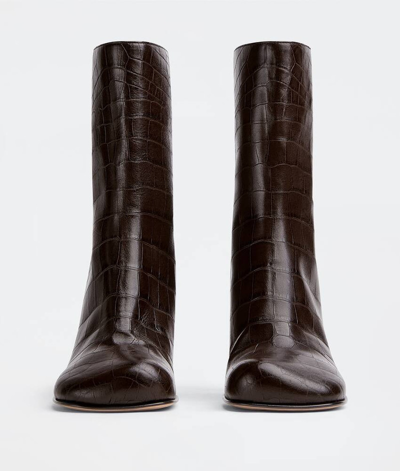 Bottega Veneta bloc outlook