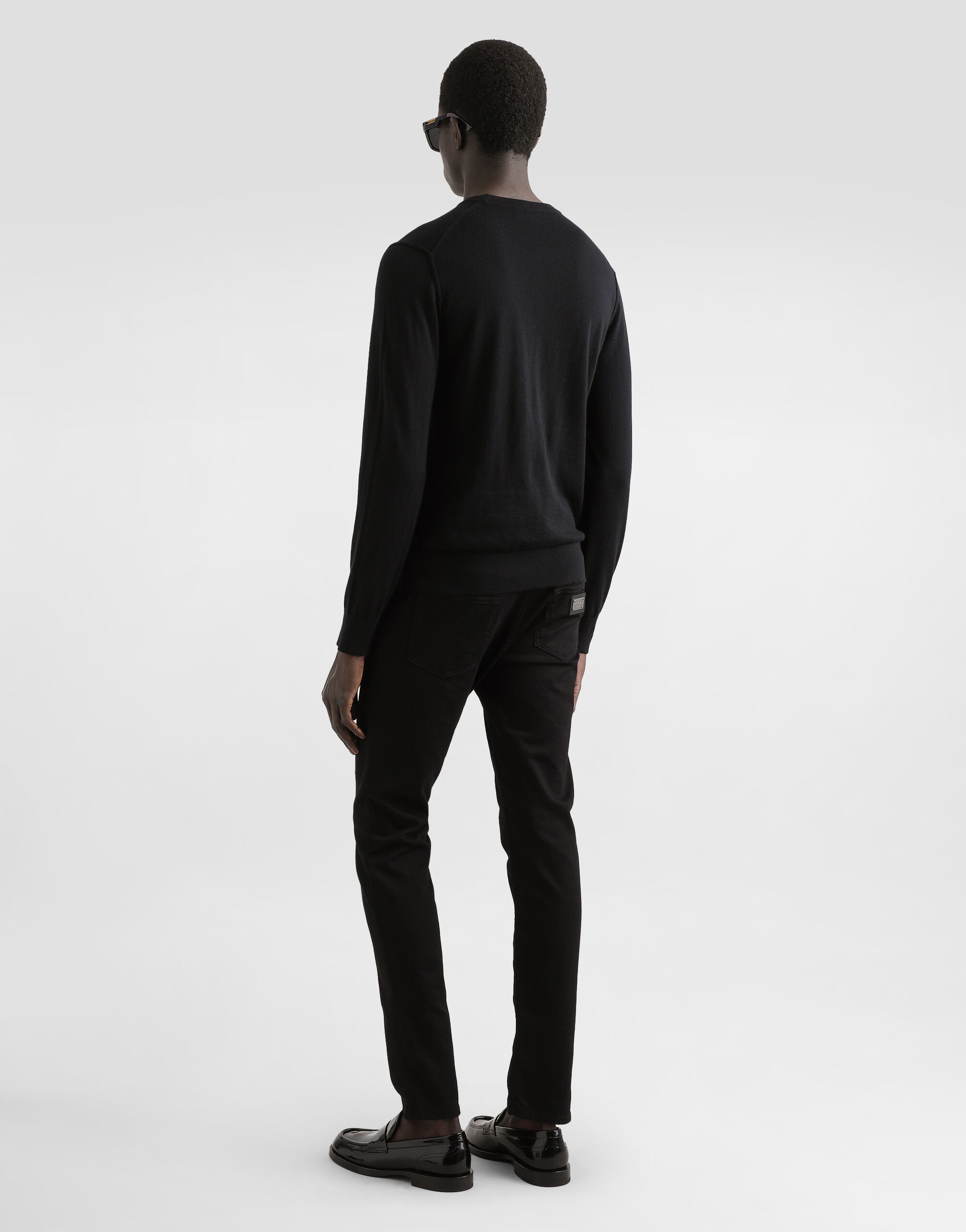 Round-neck cashmere sweater with bejeweled detailing - 3