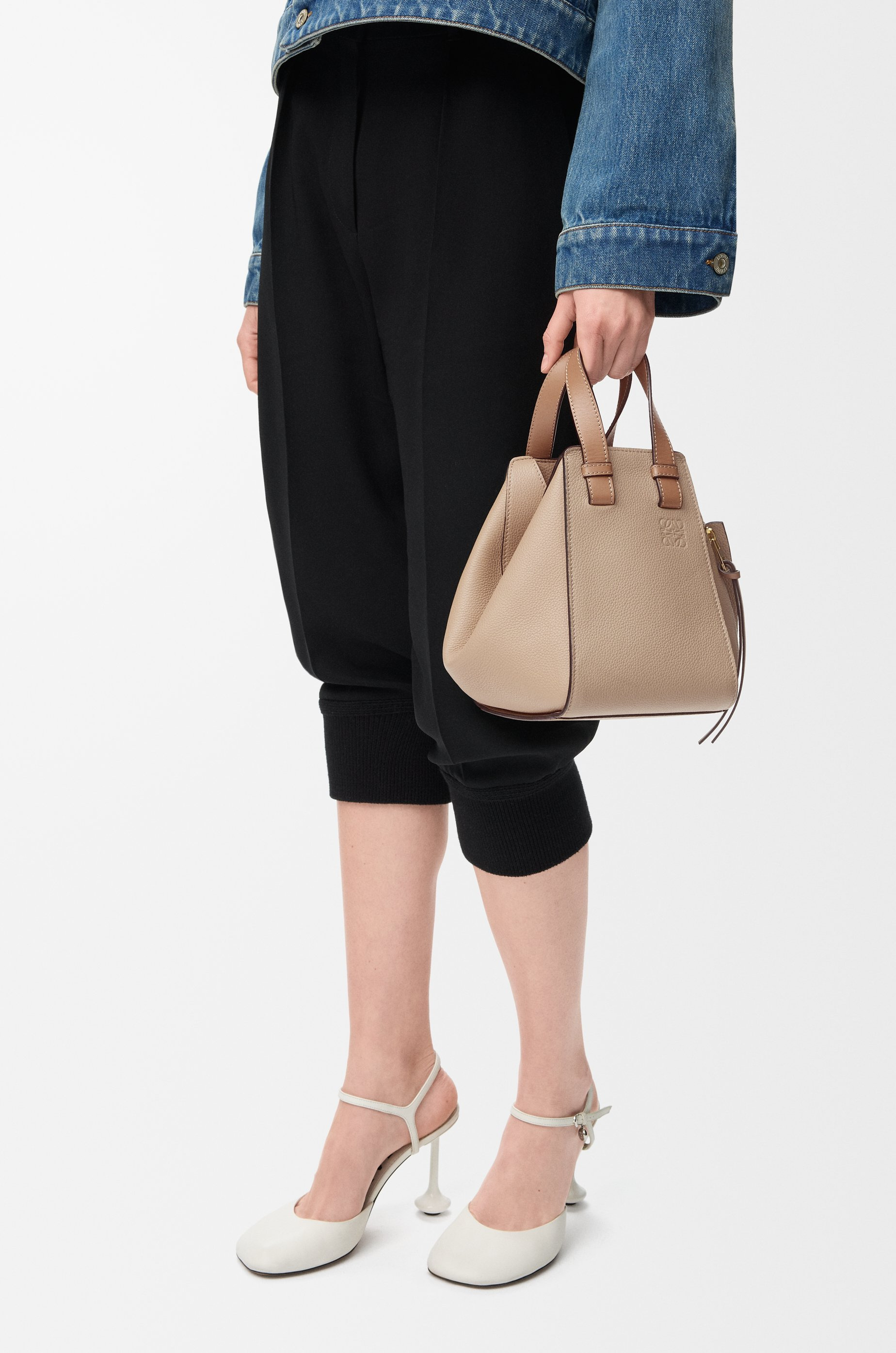 Compact Hammock bag in soft grained calfskin - 3