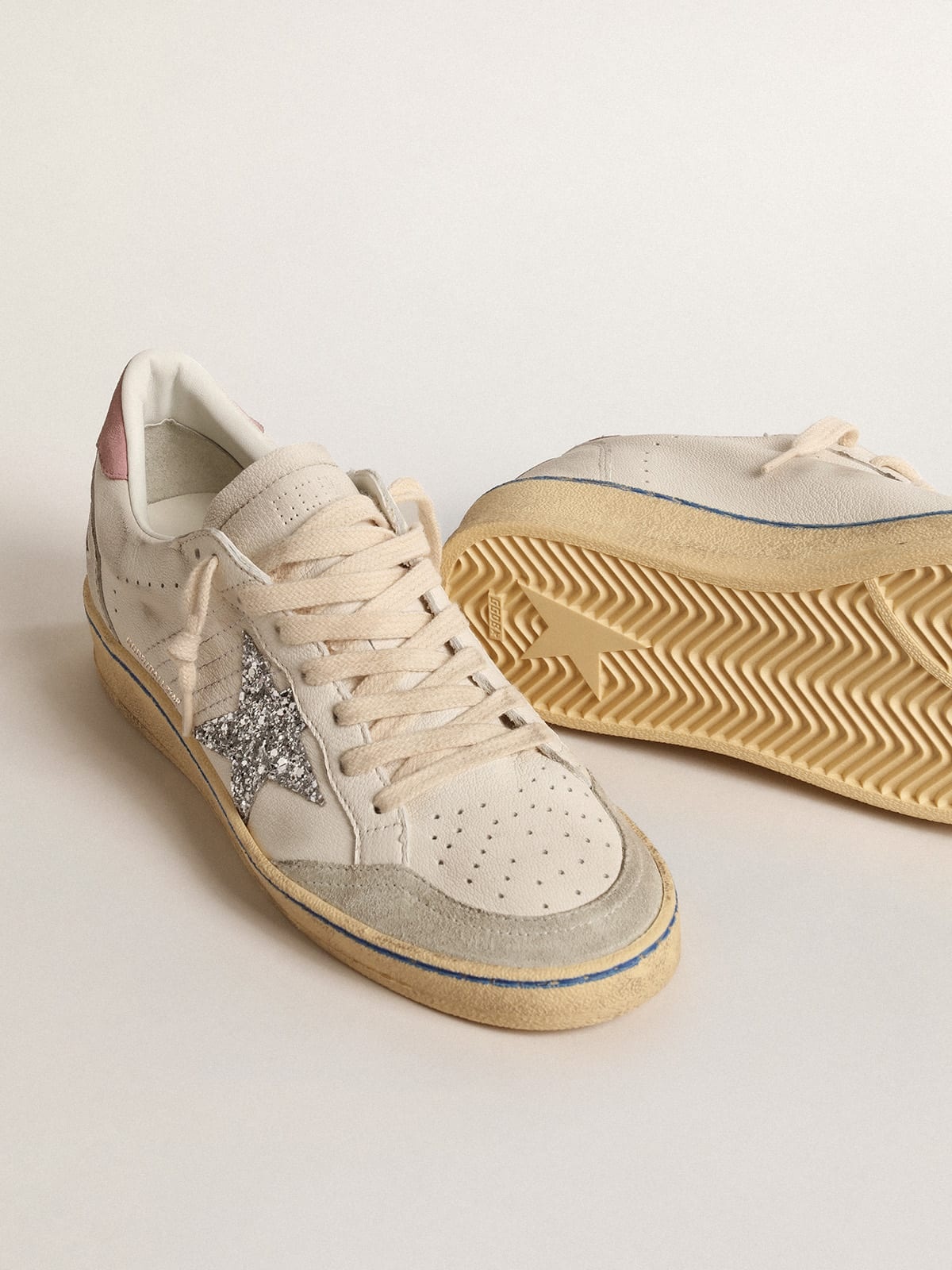 スニーカー GOLDEN  'Ball Star 2' sneakers Pink Ball Star with pink suede star and metallic leather inserts
