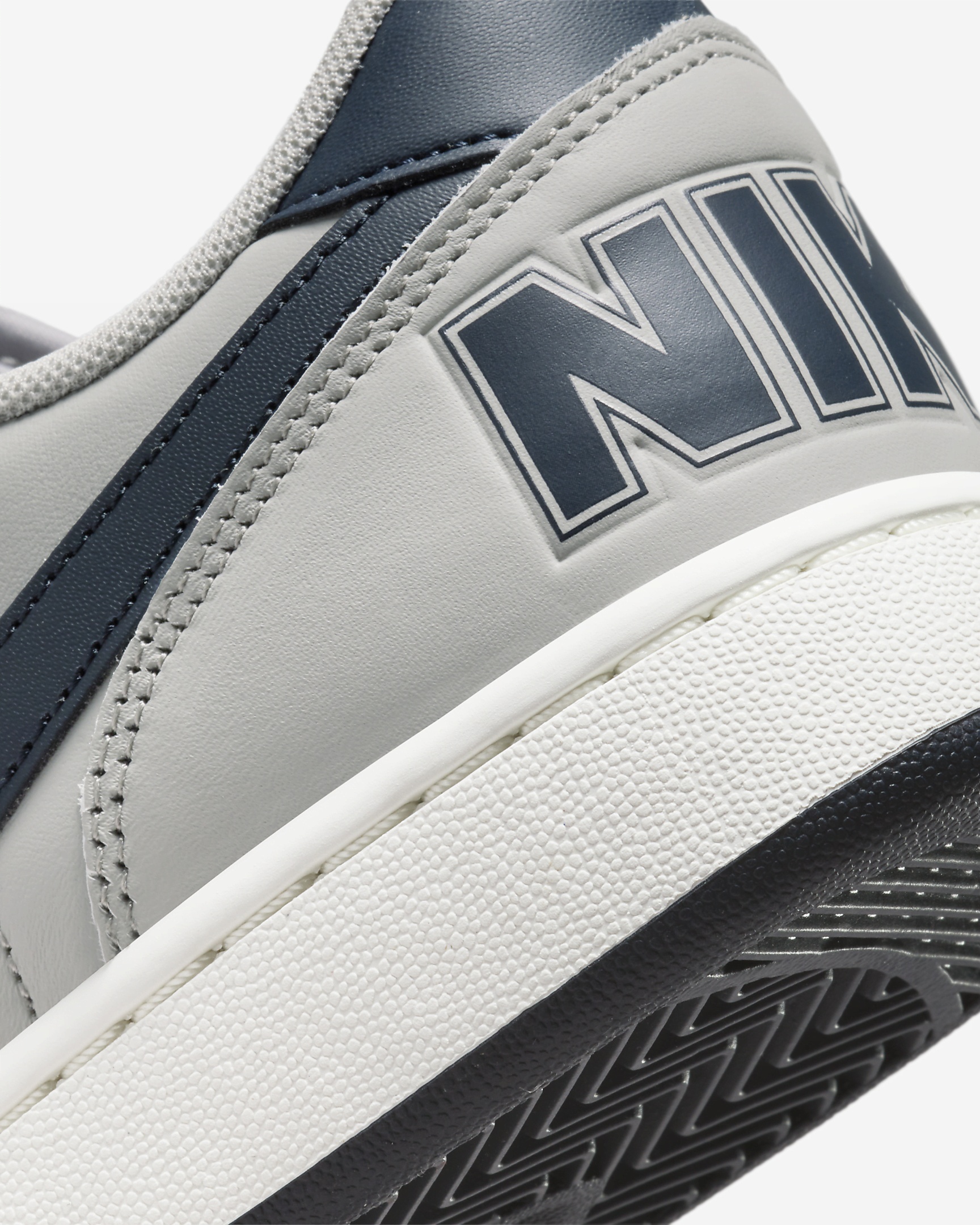 Nike Terminator Low Shoes - 8
