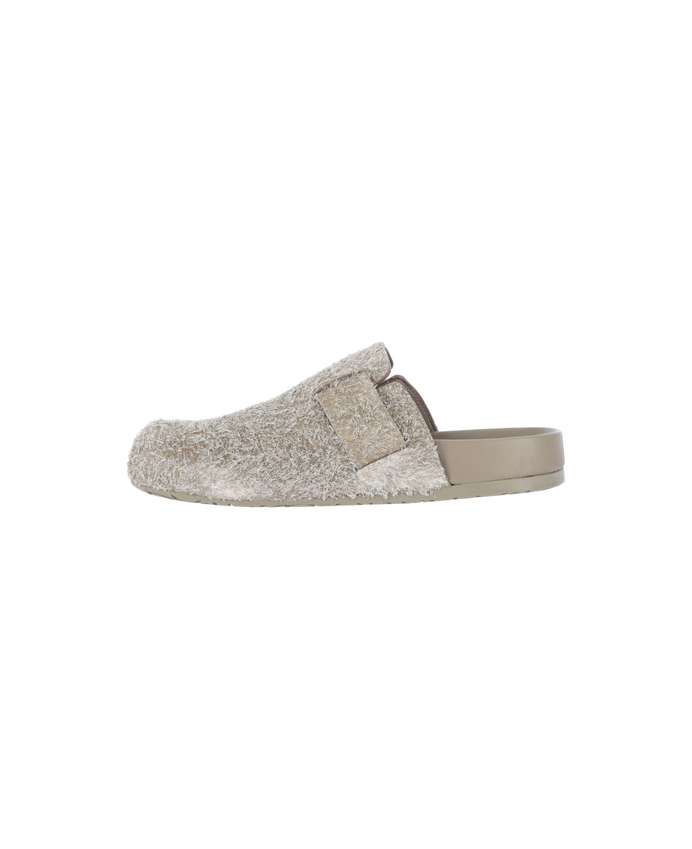 'ease Buckle' Sabots - 3