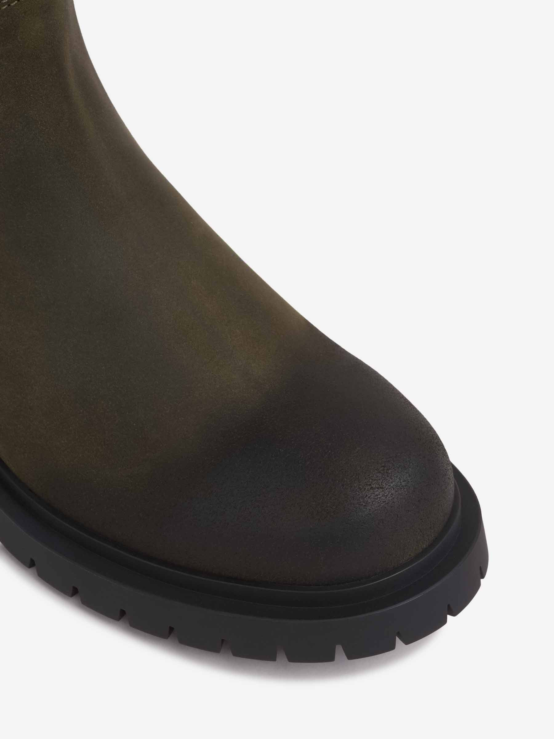 CHELSEA BOOTS - 5