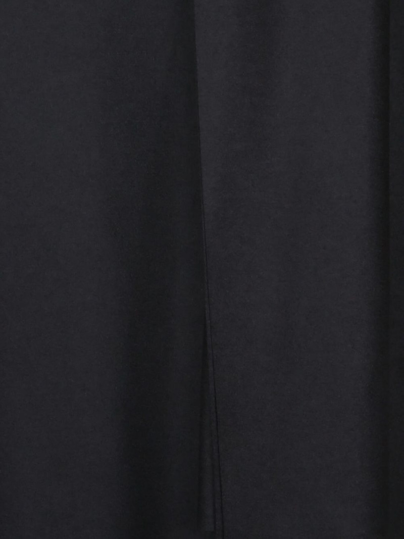 attached-scarf coat 3