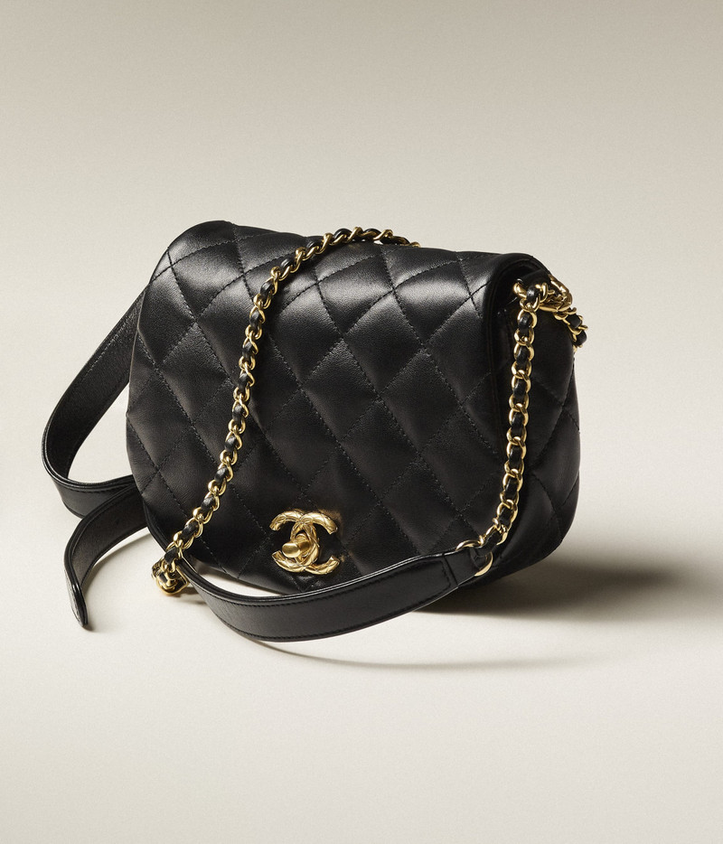 CHANEL Small Messenger Bag outlook