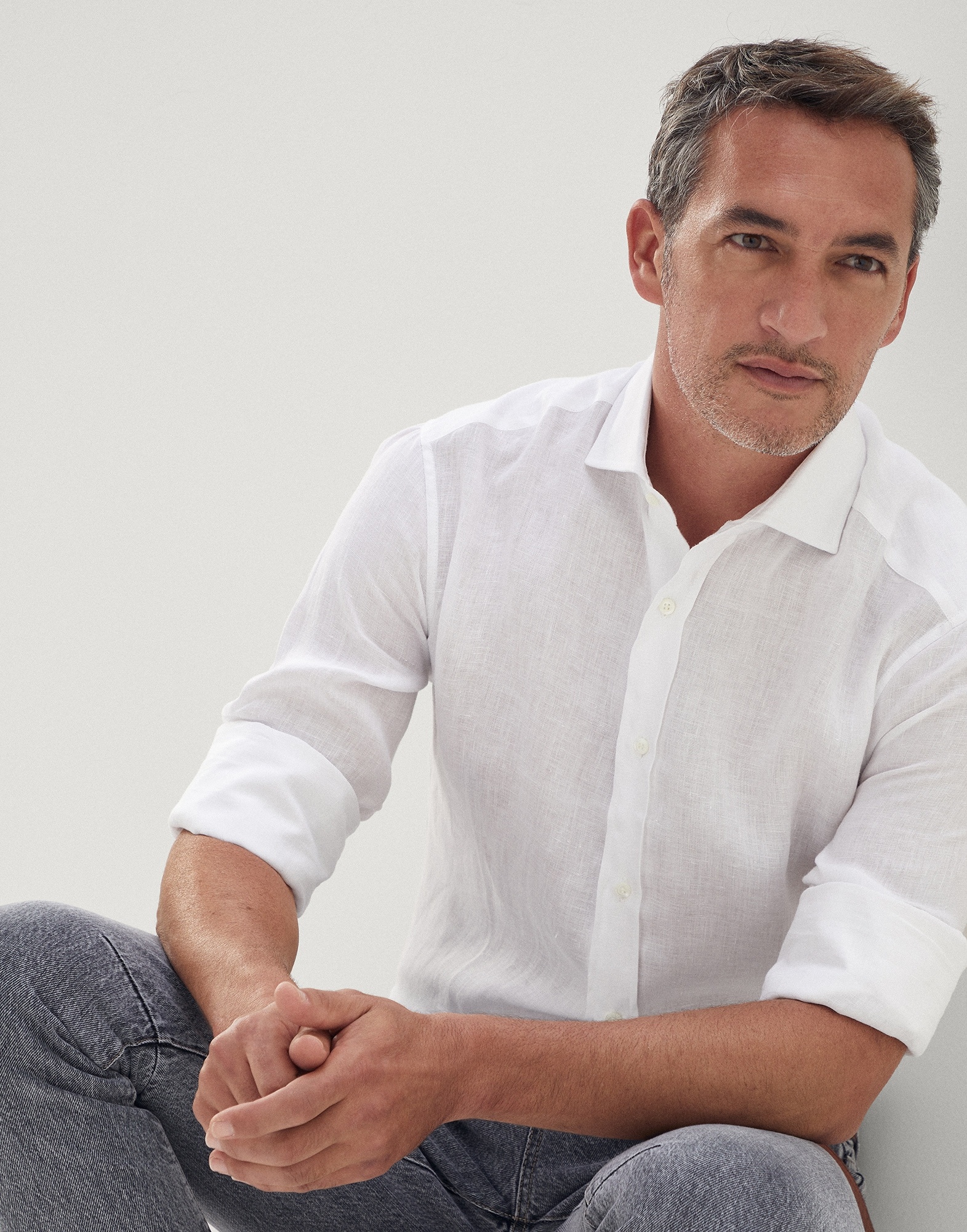 Linen slim fit shirt with spread collar - 4