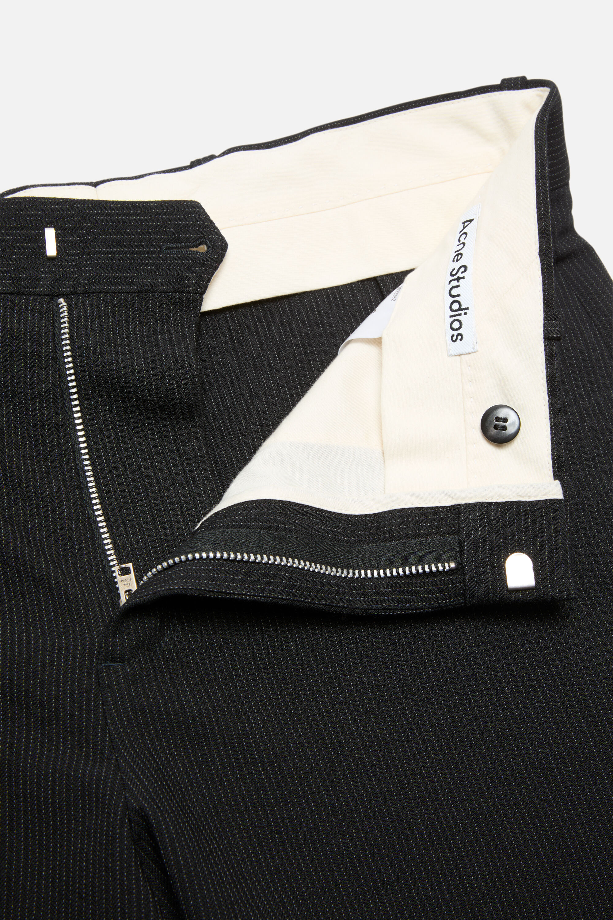 Tailored wool shorts - Black - 5