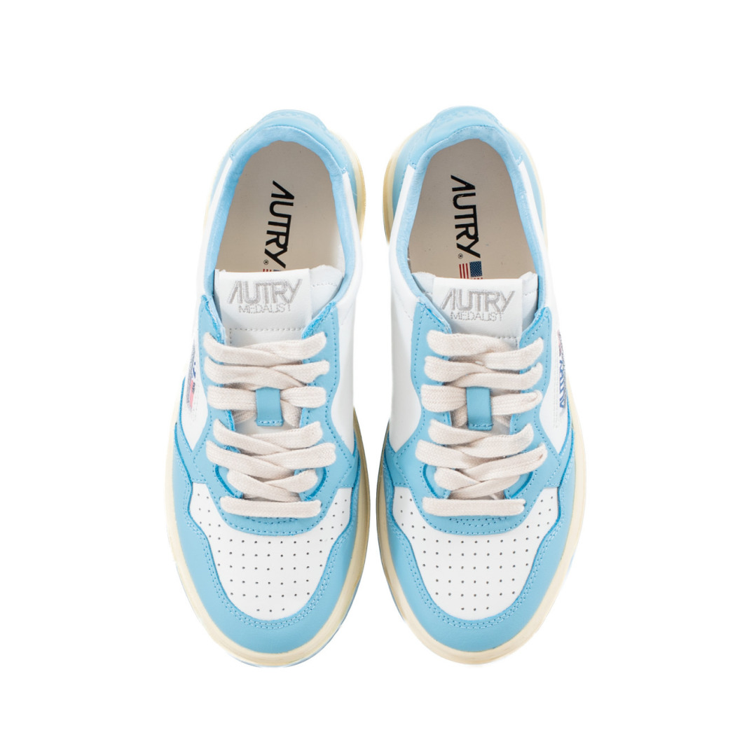 (WMNS) Autry Medalist Low Leather 'Light Blue White' AULW-WB08 - 2