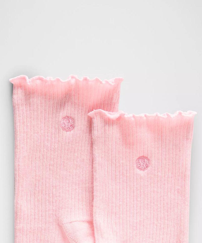 lululemon Unisex Lettuce Edge Quarter Socks outlook