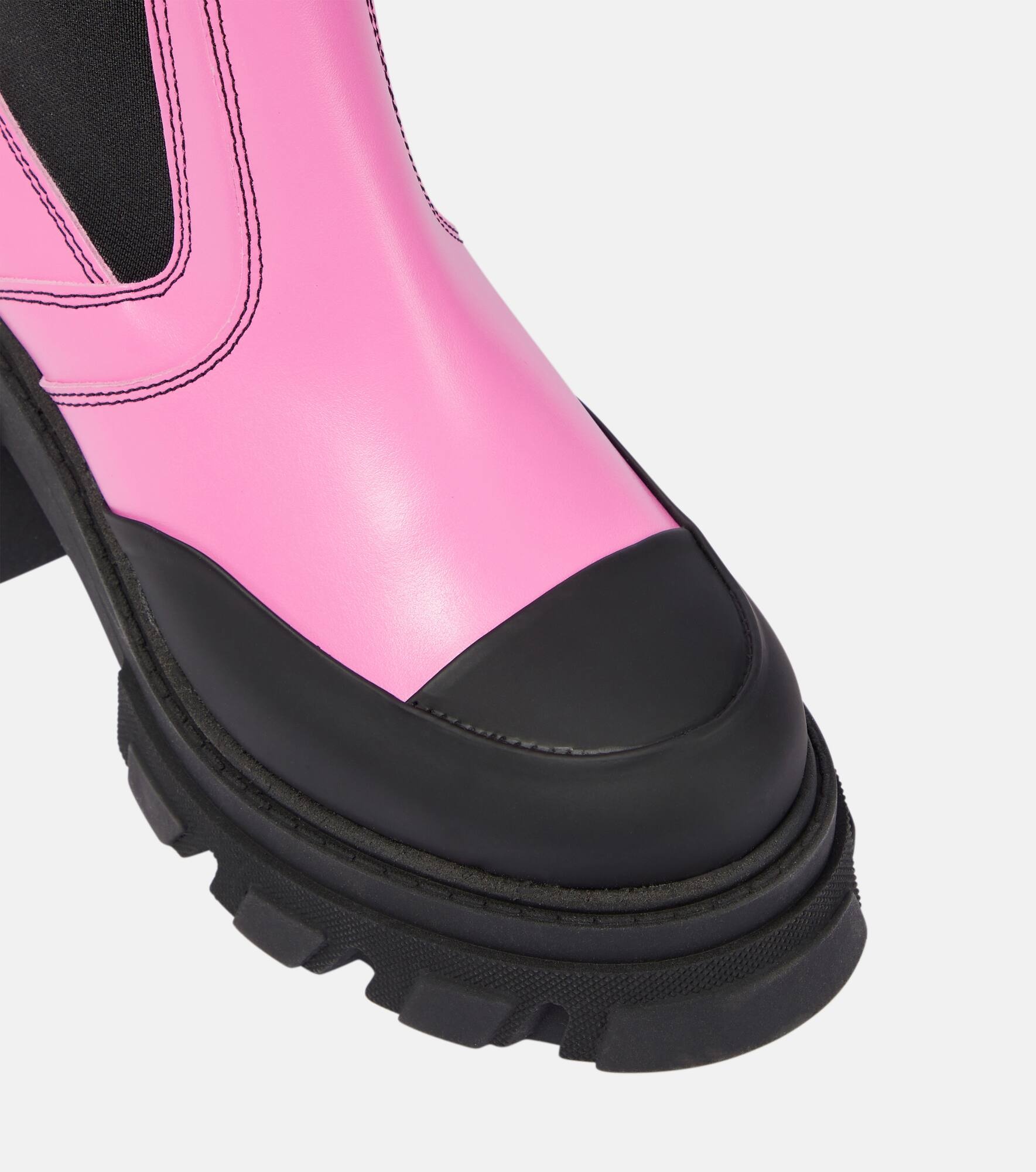 Leather Chelsea ankle boots - 6