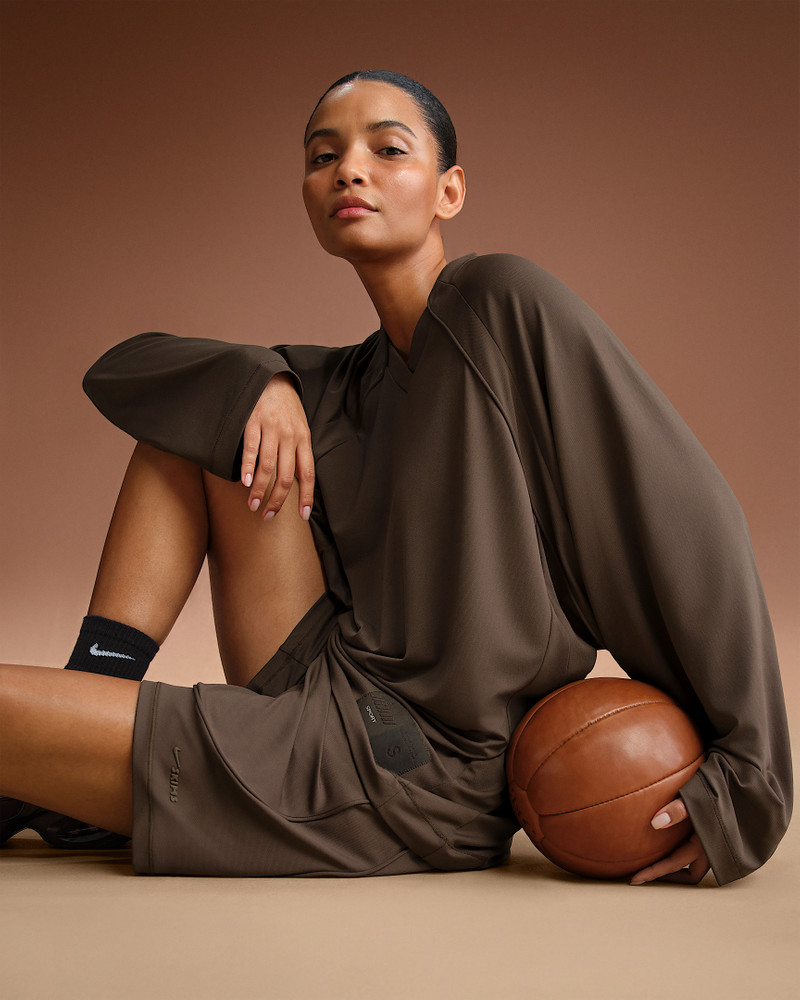 NikeSKIMS Airy Women's Oversized V-Neck Long-Sleeve Top 3