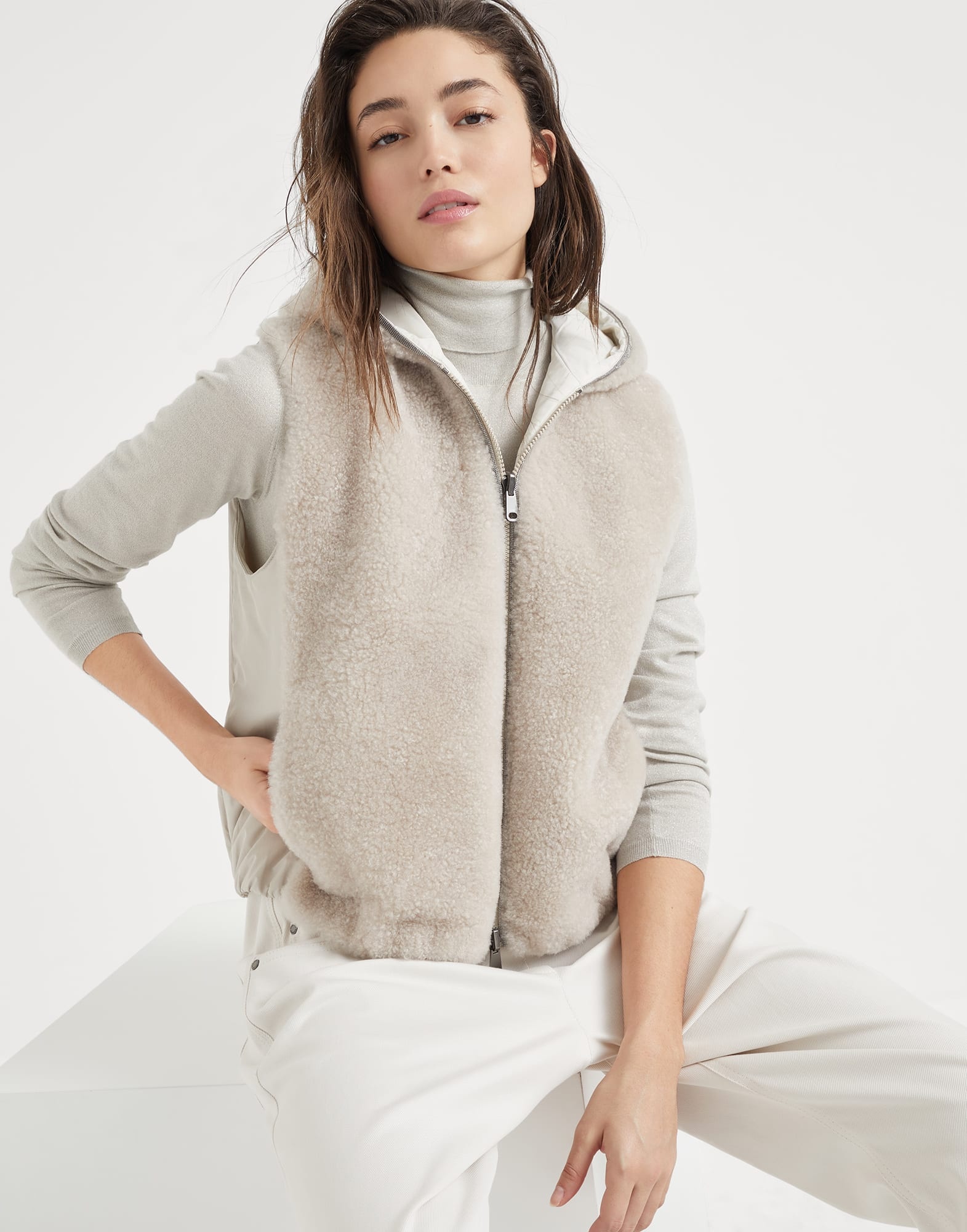 Cashmere shearling reversible hooded vest with precious trim - 4