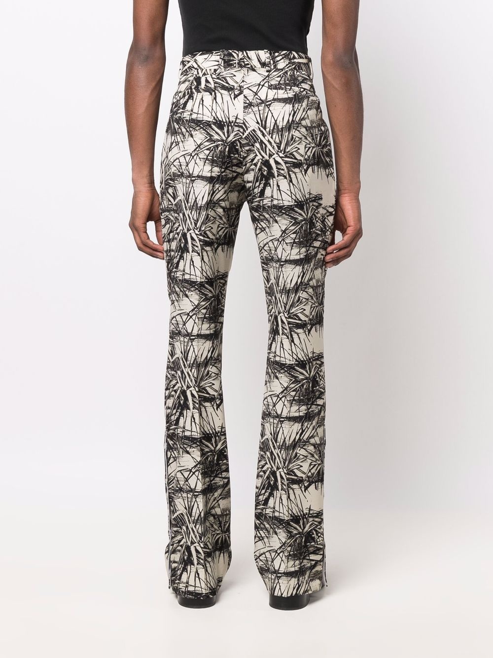 GRAPHIC-PRINT FLARED TROUSERS - 5