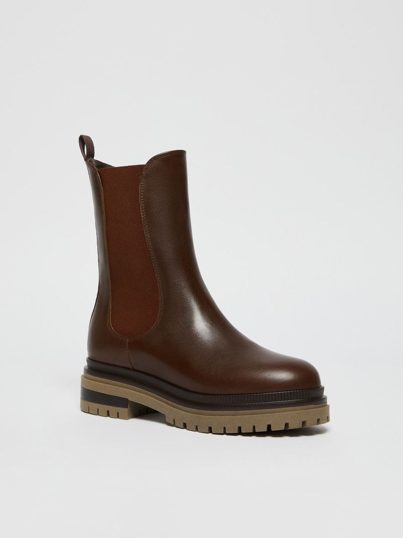 WEEKEND Max Mara LIVREA Semi-glossy leather ankle boots outlook