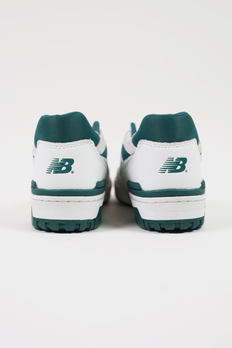 New Balance 550 - WHITE/VINTAGE TEAL outlook