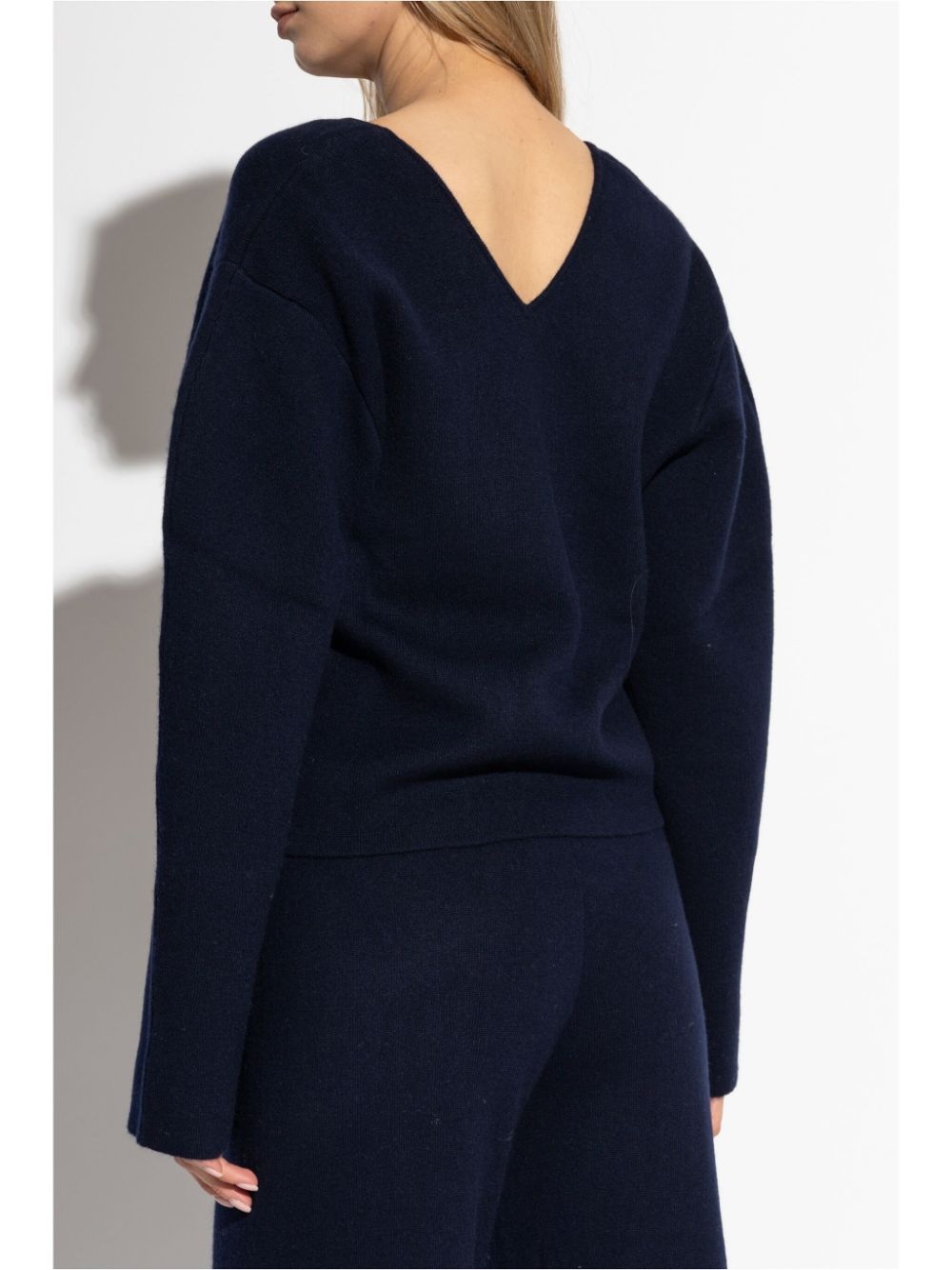 Sara V-back cashmere jumper - 4
