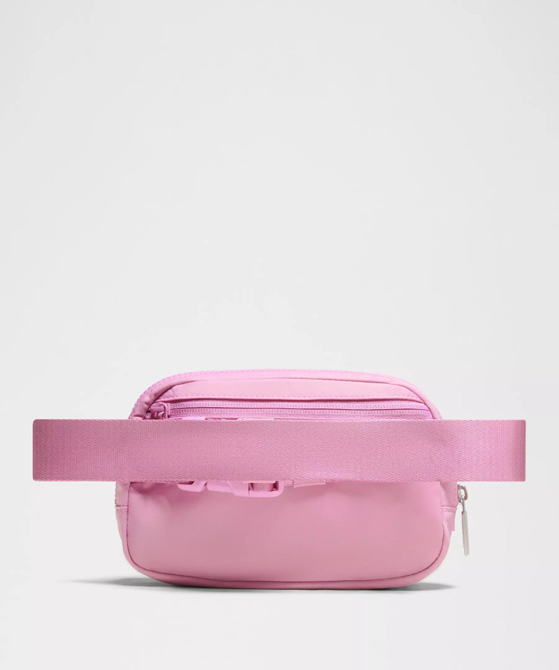 Everywhere Belt Bag 1L 3