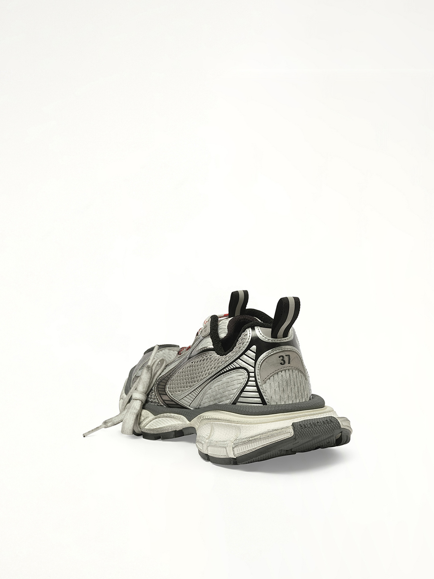3XL Sneaker in Grey/White/Red - 3