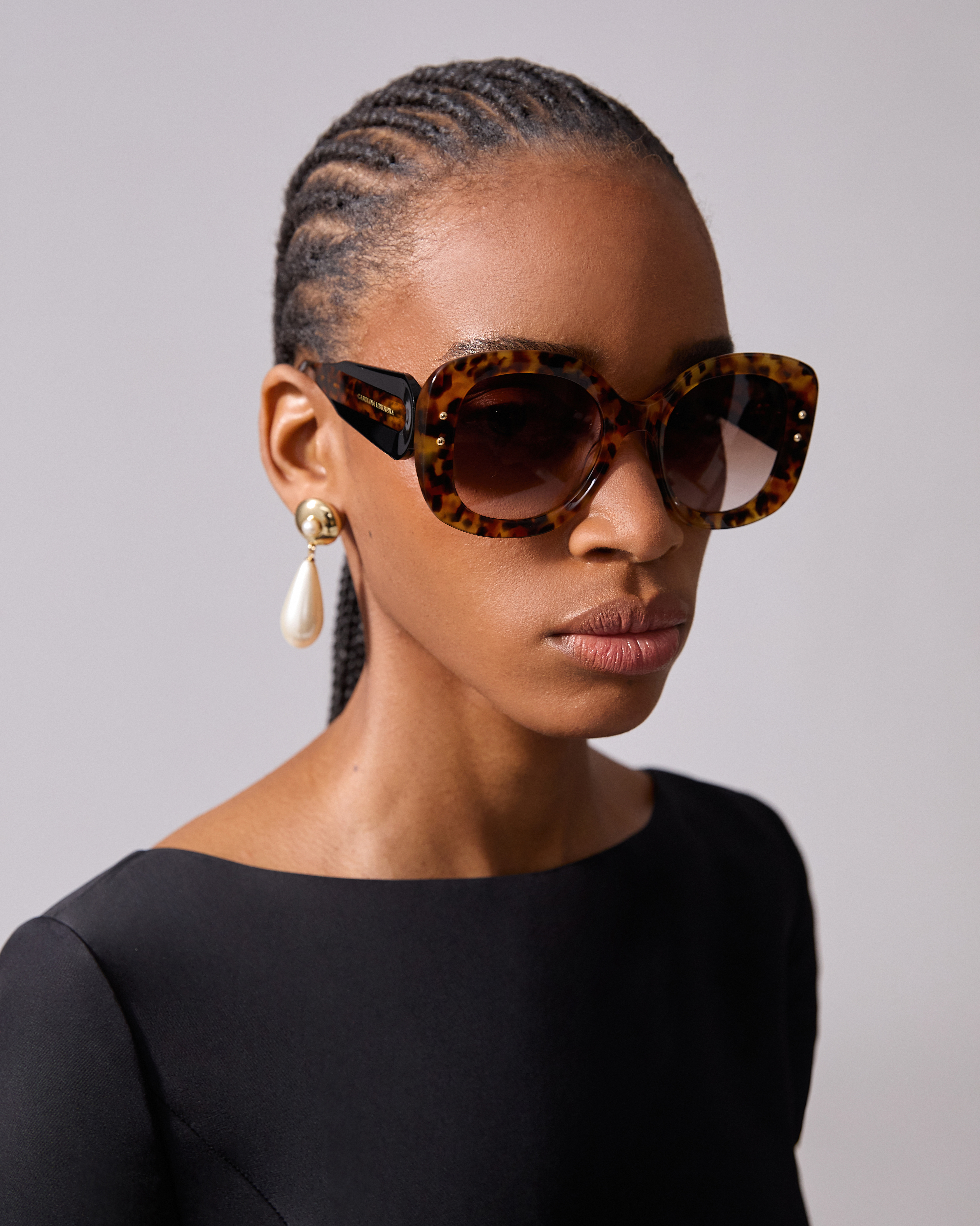Oversized Sunglasses With Chain - 2