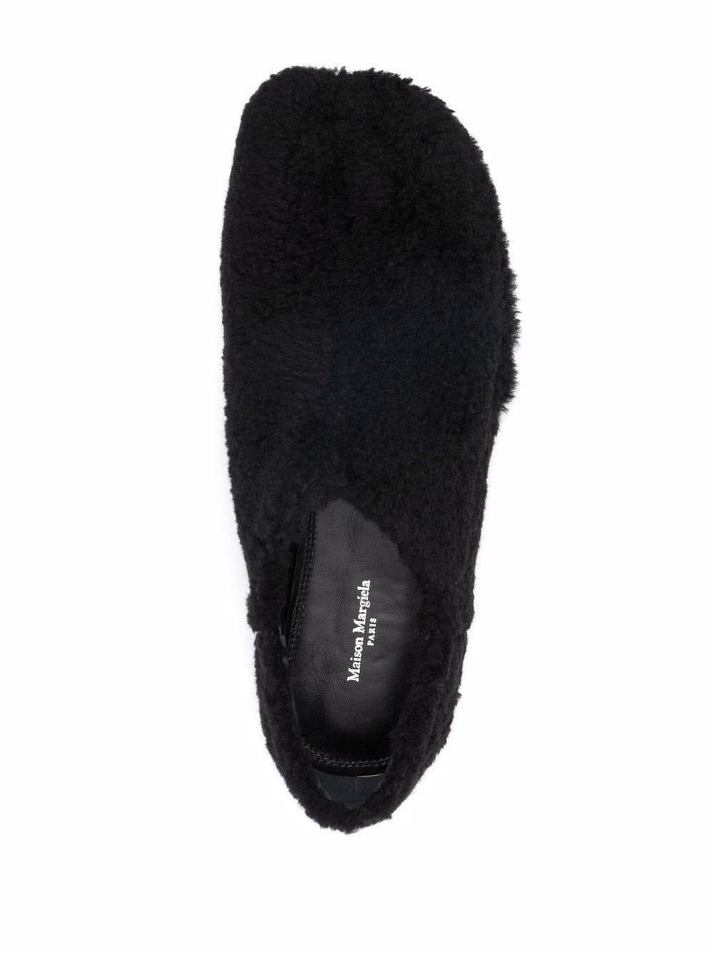 textured-finish flat-sole slippers - 4