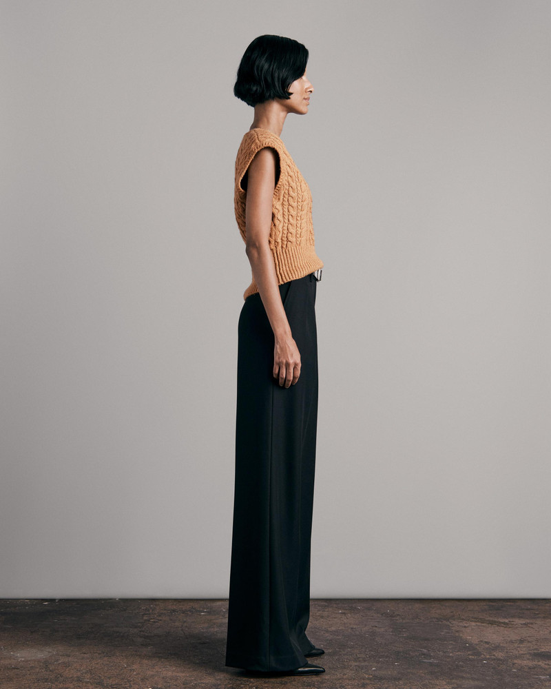 Elizabeth Wool Cable Vest
Cropped Fit Vest 4