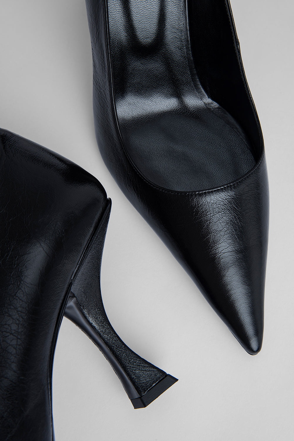 Viva Black Creased Leather Pump - 4