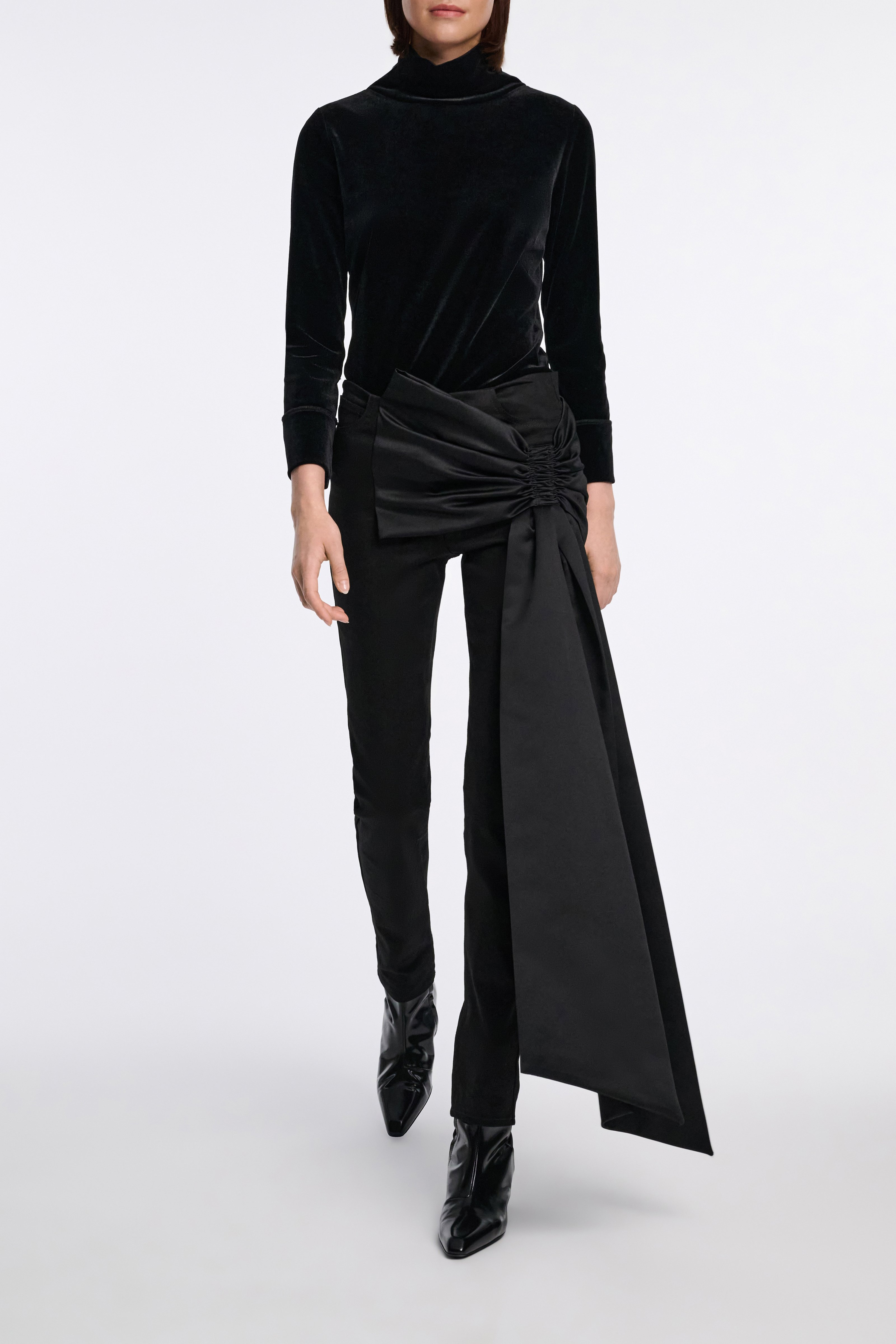 SUBTLE SHINE Ankle Boot - 2