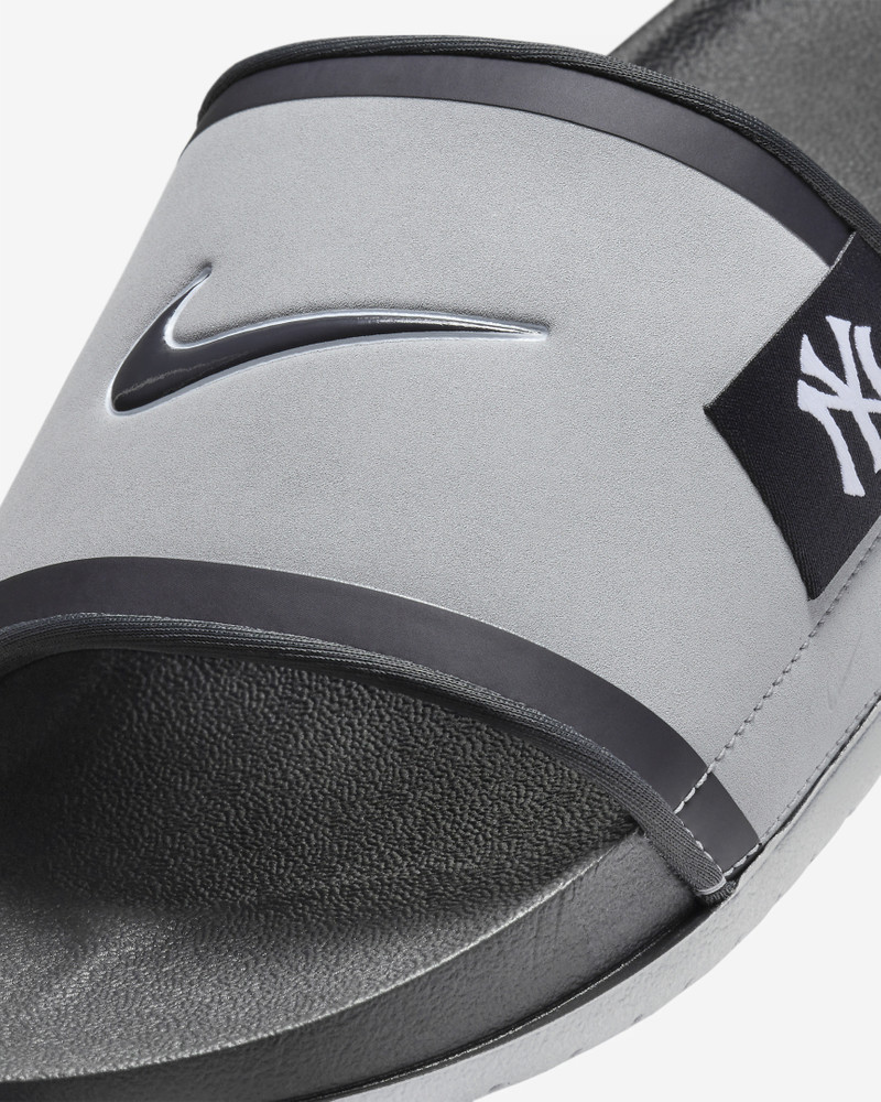 Nike Offcourt (New York Yankees) Offcourt Slides 6