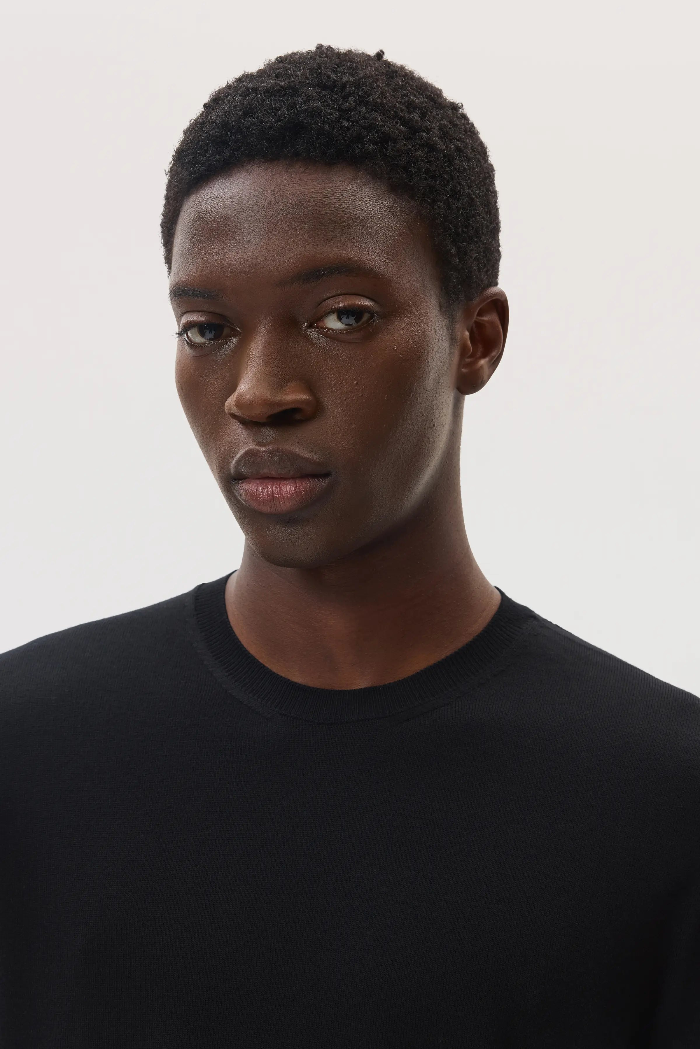Merino Round Neck Black Jumper - 3
