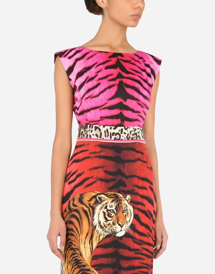 Charmeuse calf-length dress with tiger print - 4