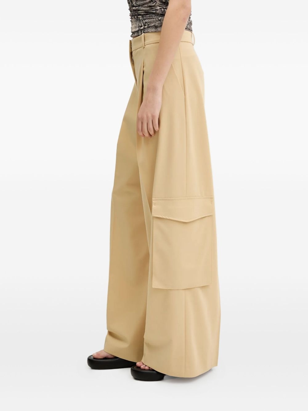 cargo-pockets trousers - 3