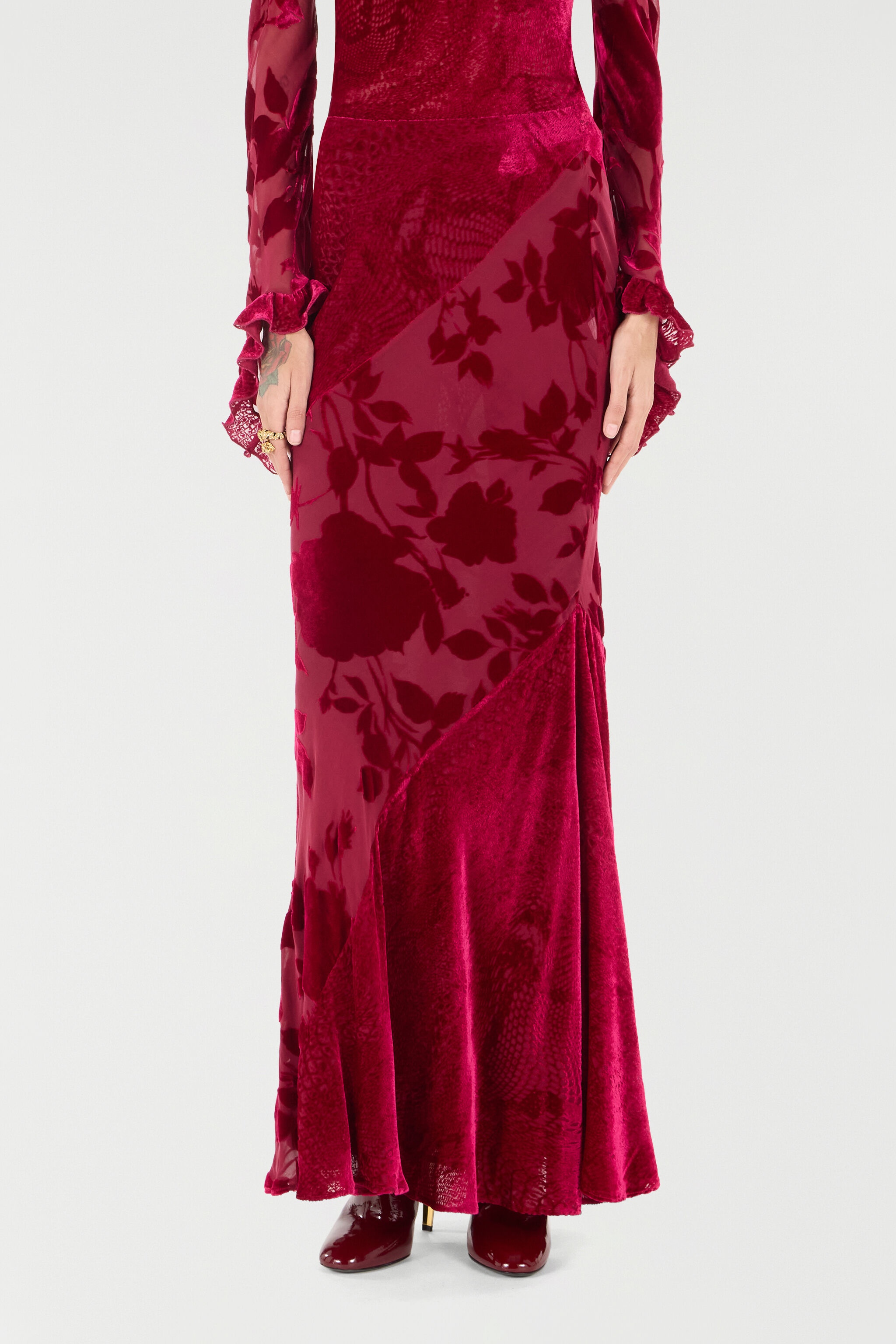 Long Skirt With Rose And Python Pattern - 3