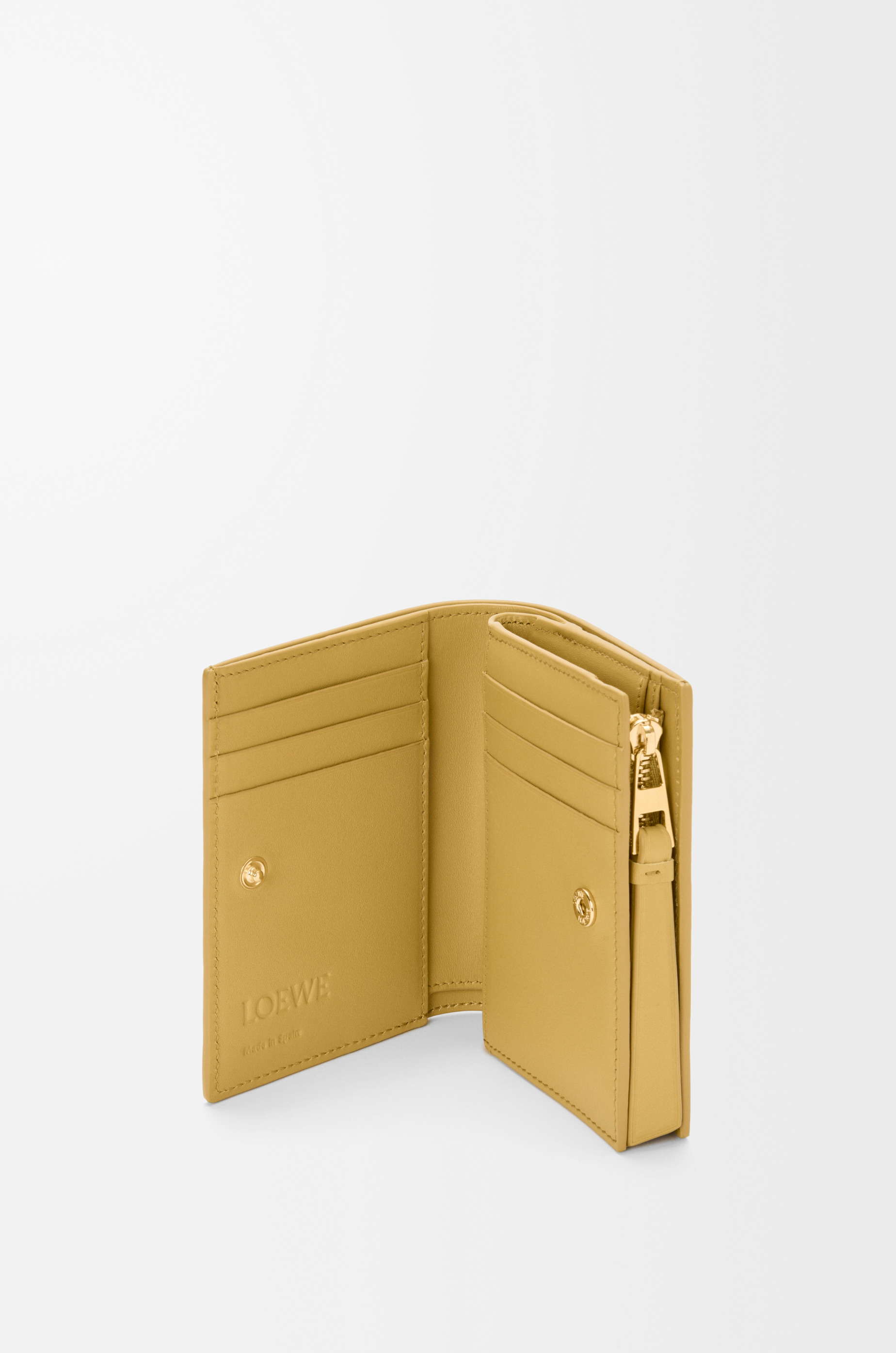 Puzzle compact wallet in classic calfskin - 3